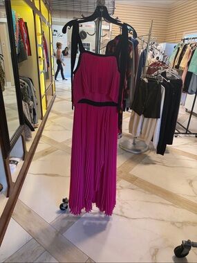 Philosophy di Lorenzo Serafini Fuchsia Pleated Maxi Dress with Black Trim